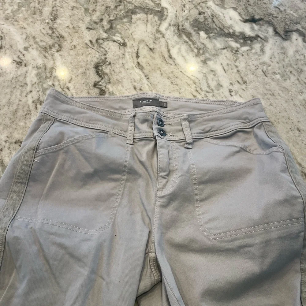 Torrid feel the fit gray pants‎ size 14